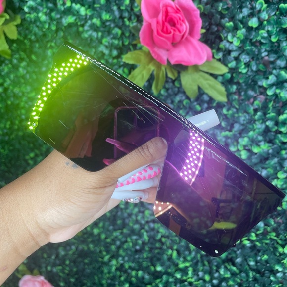 Iconic frames - Picture 2 of 3